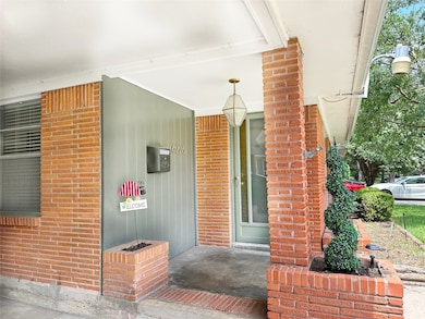 6226 Wynnwood Ln, Houston, TX 77008 - photo 2