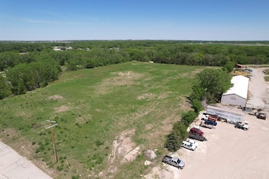 2410 N 9th St, Salina, KS 67401 - photo 5