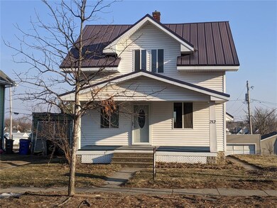 212 21st Ave SW, Cedar Rapids, IA 52404 - photo 2