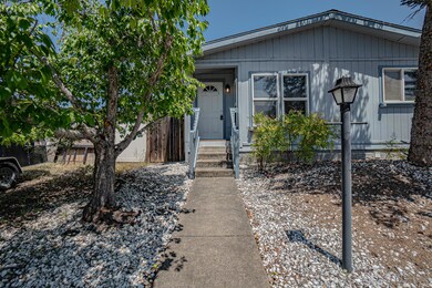 4 Front Walk Way