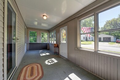 4-Enclosed Front Porch