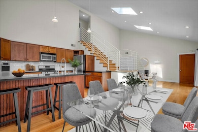 8621 Lookout Mountain Ave, Los Angeles, CA 90046 - photo 5