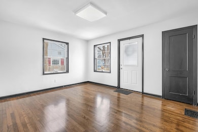 209 W Bates St, Hebron, IN 46341 - photo 3