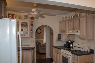 404 S Reynolds St, Schenectady, NY 12302 - photo 3