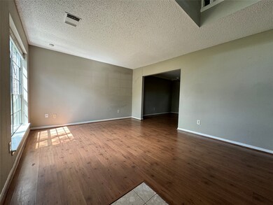 3913 Spring Arbor Ct, Pearland, TX 77584 - photo 3