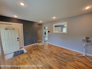 1405 Weymouth Ct, Lansing, MI 48911 - photo 4