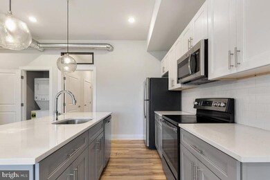 2440 44 Kensington Ave unit 301, Philadelphia, PA 19125 - photo 3