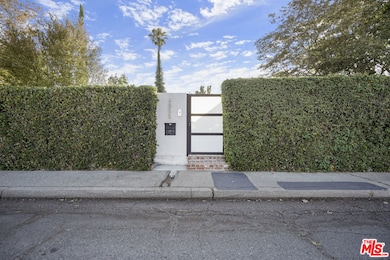 11700 Huston St, Los Angeles, CA 91607 - photo 2