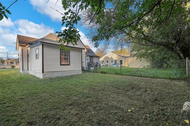 507 W Chambers St unit A, Cleburne, TX 76033 - photo 5