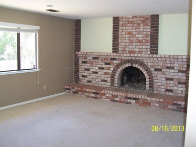 2579 Velia St, Redding, CA 96002 - photo 4