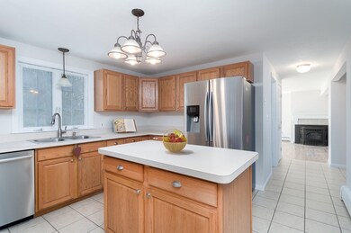 12 Wakefield Ave, Webster, MA 01570 - photo 4