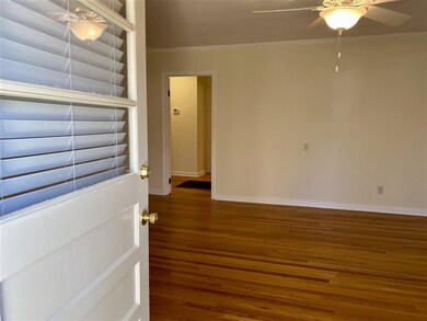 402 Veazey St, Union Point, GA 30669 - photo 2
