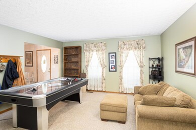 375 Hillcrest Dr, Circleville, OH 43113 - photo 6