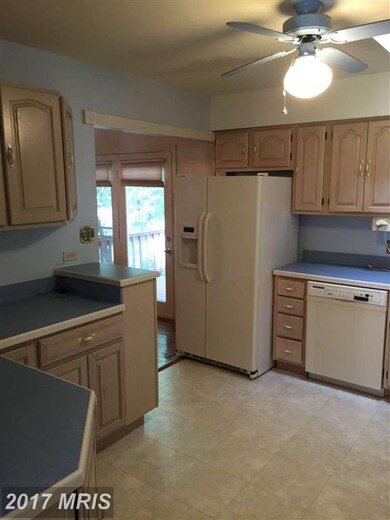 10802 Seven Oaks Ct, Spotsylvania, VA 22553 - photo 4