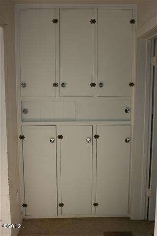 510 Columbia Street built ins (Small)