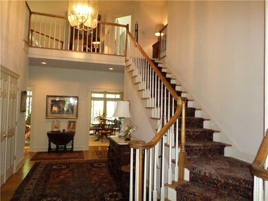Entry/Foyer.