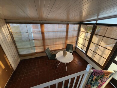 Vinyl enclosed lanai