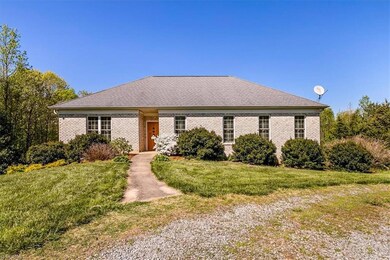 347 Allen Dr, Reidsville, NC 27320 - photo 2