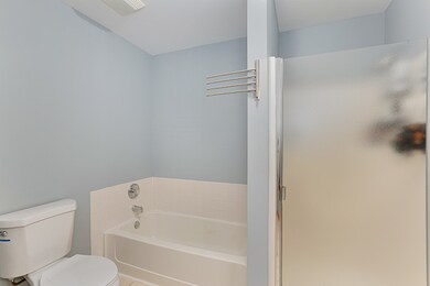 190 White Oak Dr, North Aurora, IL 60542 - photo 5