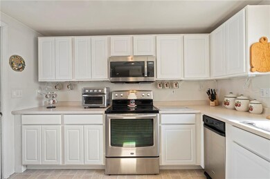 1050 Main St, Warren, RI 02885 - photo 3
