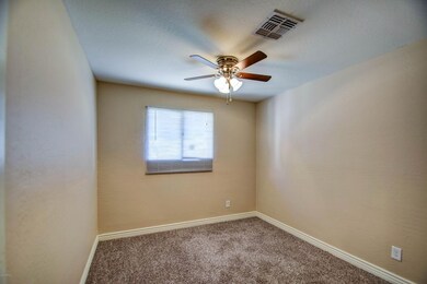 bedroom 3-pic 1