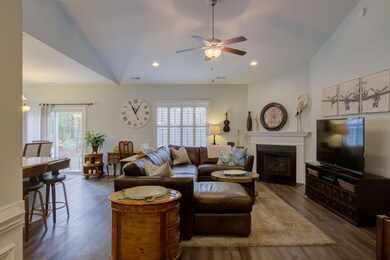 131 Windy Point - Interiors_14