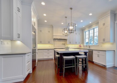 271 E 3rd St, Elmhurst, IL 60126 - photo 2