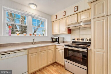 1939 Kirby Rd, McLean, VA 22101 - photo 5