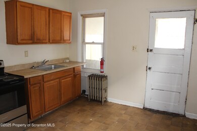 715 Moosic St unit 4, Scranton, PA 18505 - photo 4