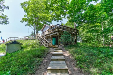 17361 Beachview Dr, Port Sheldon Townshi