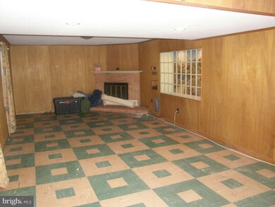 7316 Lois Ln, Lanham, MD 20706 - photo 6