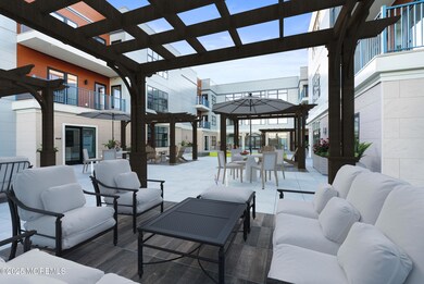 Courtyard 2C