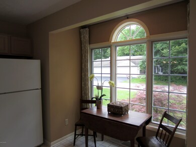 106 Crestwood Dr unit 6, Battle Creek, MI 49015 - photo 3