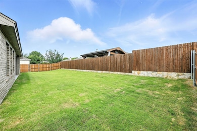 629 Mooney Dr, Saginaw, TX 76179 - photo 7