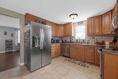 851 Cherryberry Dr, Columbus, OH 43228 - photo 6