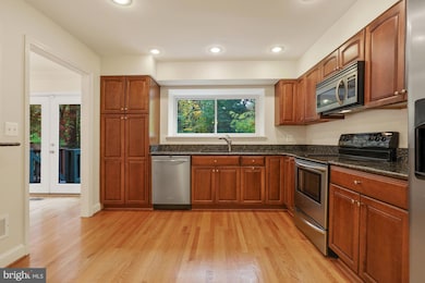 2057 Golf Course Dr, Reston, VA 20191 - photo 7