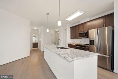 9430 Silver King Ct unit 103, Fairfax, VA 22031 - photo 5