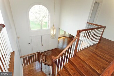 9112 Willow Gate Ln, Bethesda, MD 20817 - photo 4