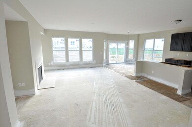 COLU_Fox_Glen_512_family_room1