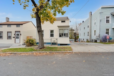 36 Spruce St, Poughkeepsie, NY 12601 - photo 2