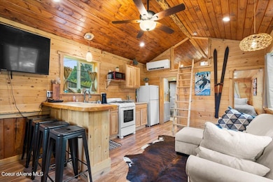 Living Room/Kitchen