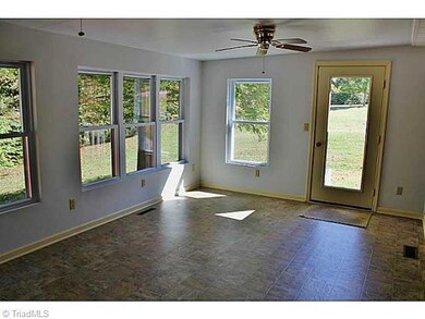 793 Rockcliff Ct, Asheboro, NC 27205 - photo 4