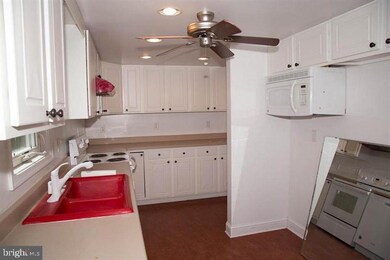 266 Crums Church Rd, Berryville, VA 22611 - photo 2