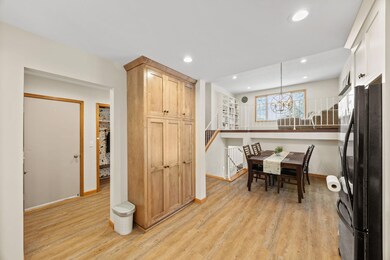 10485 Lee Dr, Eden Prairie, MN 55347 - photo 5