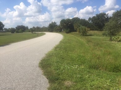 Sellers property on Right side.  The end of proper