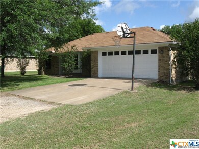820 W 3rd St, Eddy, TX 76524 - photo 3