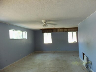 1232 Vanderbilt - Great room