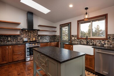 21037 SW Gift Rd, Bend, OR 97703 - photo 7