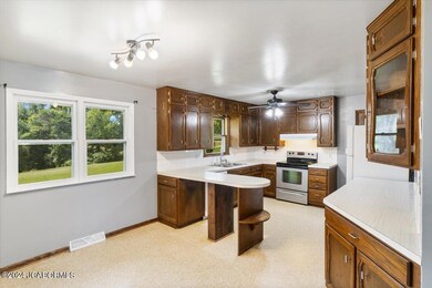 34-606 E Nathan St - 34
