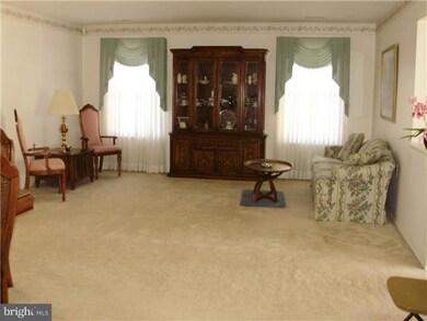 33 Pinecrest Dr, Woodbury, NJ 08096 - photo 5